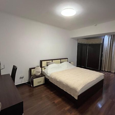 Large 2 Bedroom Apartment Soseaua Nordului Bucharest Luaran gambar