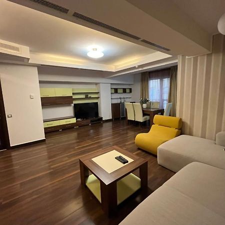 Large 2 Bedroom Apartment Soseaua Nordului Bucharest Luaran gambar