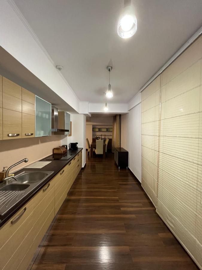 Large 2 Bedroom Apartment Soseaua Nordului Bucharest Luaran gambar